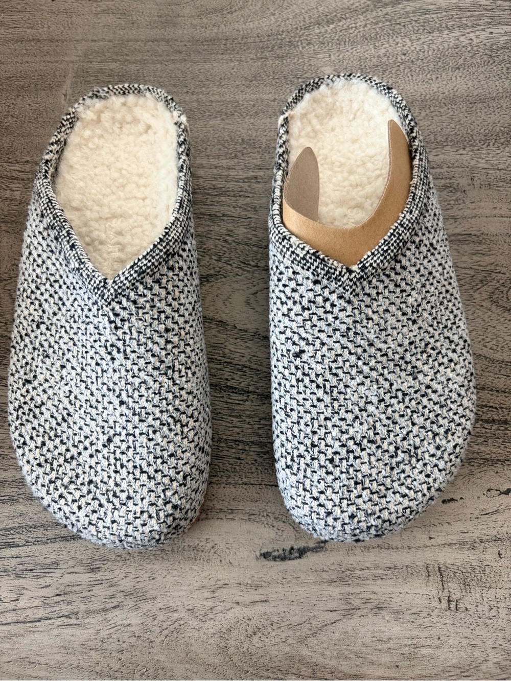 Rothy’s The Cozy Clog Cookies & Cream Boucle Size 7 NWT